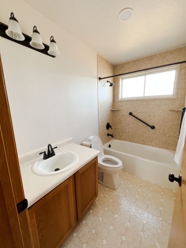 Top Bathroom Remodeling Companies in Kendallville, IN